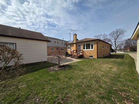 Tiny photo for 8423 N Shermer Road N, Niles, IL 60714 (MLS # 12600571)