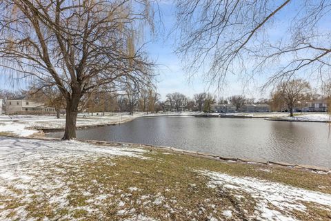 Tiny photo for 1230 Bunker Hill Court #A, Wheaton, IL 60189 (MLS # 12589211)