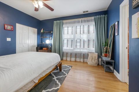 Tiny photo for 912 W Agatite Avenue #1, Chicago, IL 60640 (MLS # 12568359)