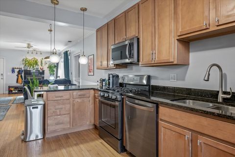 Tiny photo for 912 W Agatite Avenue #1, Chicago, IL 60640 (MLS # 12568359)