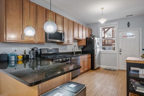 Tiny photo for 912 W Agatite Avenue #1, Chicago, IL 60640 (MLS # 12568359)