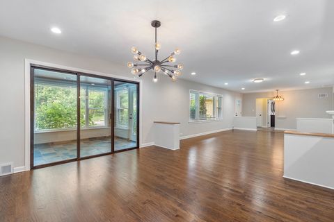 Tiny photo for 6505 N Ponchartrain Boulevard, Chicago, IL 60646 (MLS # 12460143)