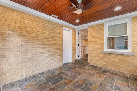 Tiny photo for 6505 N Ponchartrain Boulevard, Chicago, IL 60646 (MLS # 12460143)