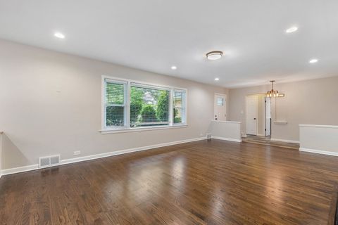 Tiny photo for 6505 N Ponchartrain Boulevard, Chicago, IL 60646 (MLS # 12460143)