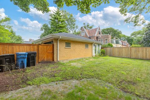 Tiny photo for 6505 N Ponchartrain Boulevard, Chicago, IL 60646 (MLS # 12460143)