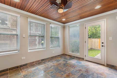 Tiny photo for 6505 N Ponchartrain Boulevard, Chicago, IL 60646 (MLS # 12460143)