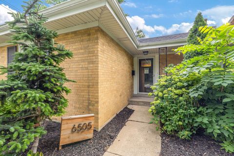 Tiny photo for 6505 N Ponchartrain Boulevard, Chicago, IL 60646 (MLS # 12460143)
