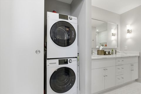 Tiny photo for 57 E Delaware Place #3904, Chicago, IL 60611 (MLS # 12564900)