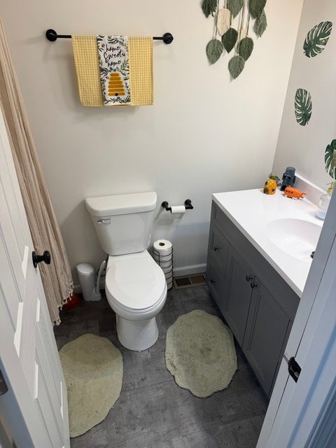 Tiny photo for 1214 E Grayson Street E, Benton, IL 62812 (MLS # 12766375)