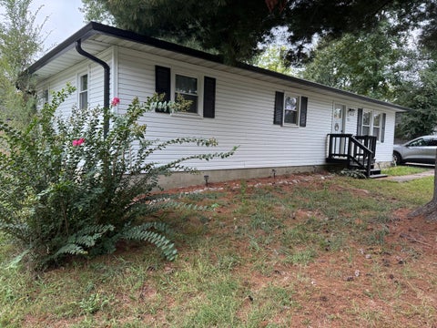 Photo of 1214 E Grayson Street E, Benton, IL 62812 (MLS # 12766375)