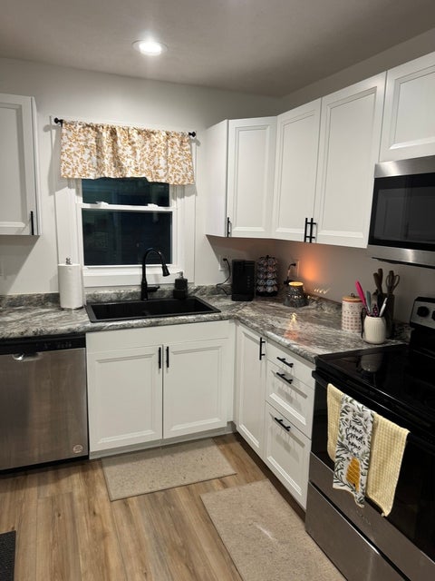 Tiny photo for 1214 E Grayson Street E, Benton, IL 62812 (MLS # 12766375)