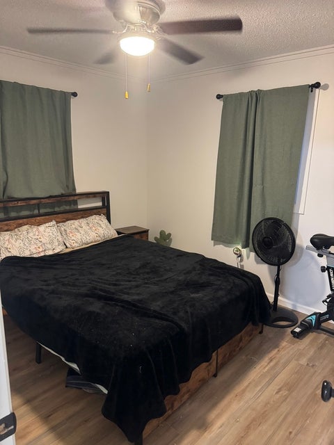 Tiny photo for 1214 E Grayson Street E, Benton, IL 62812 (MLS # 12766375)