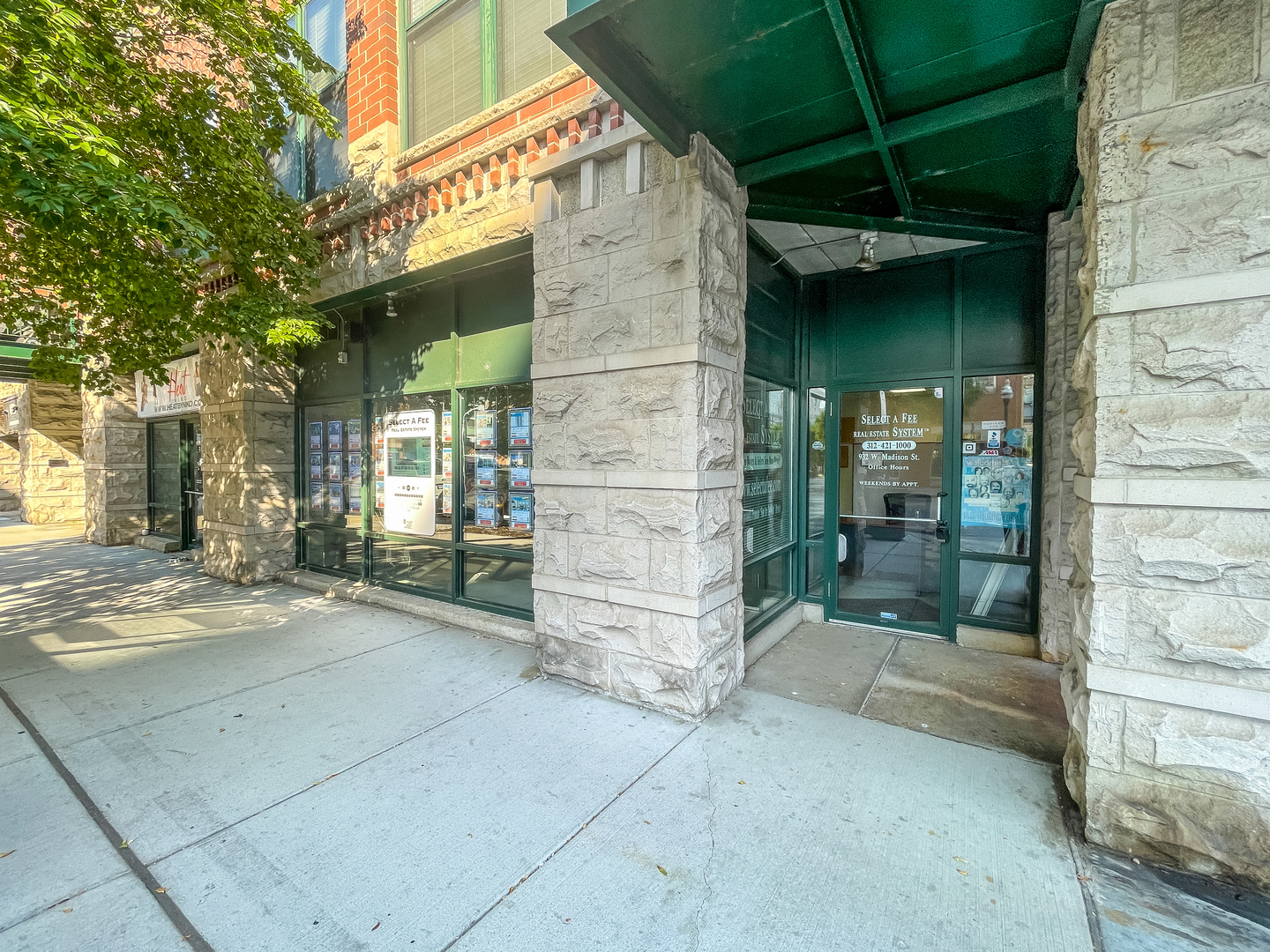 936 W Madison Street COM3