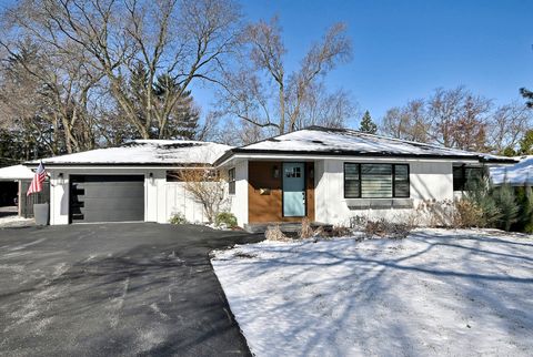 Tiny photo for 252 Ann Street, Clarendon Hills, IL 60514 (MLS # 12580583)