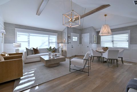 Tiny photo for 252 Ann Street, Clarendon Hills, IL 60514 (MLS # 12580583)