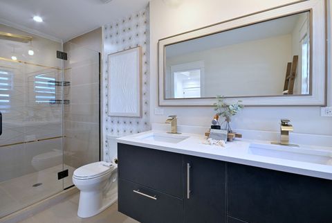 Tiny photo for 252 Ann Street, Clarendon Hills, IL 60514 (MLS # 12580583)