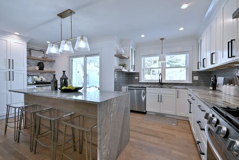 Tiny photo for 252 Ann Street, Clarendon Hills, IL 60514 (MLS # 12580583)