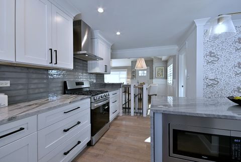 Tiny photo for 252 Ann Street, Clarendon Hills, IL 60514 (MLS # 12580583)