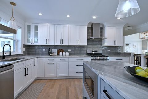 Tiny photo for 252 Ann Street, Clarendon Hills, IL 60514 (MLS # 12580583)