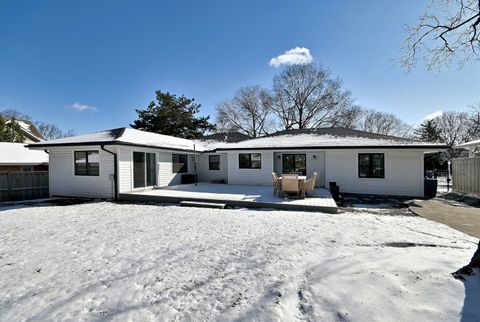 Tiny photo for 252 Ann Street, Clarendon Hills, IL 60514 (MLS # 12580583)