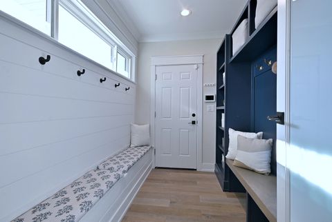 Tiny photo for 252 Ann Street, Clarendon Hills, IL 60514 (MLS # 12580583)