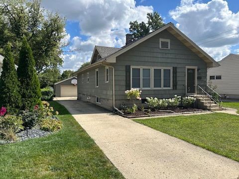 Photo of 329 S Monterey Avenue, Villa Park, IL 60181 (MLS # 12544499)