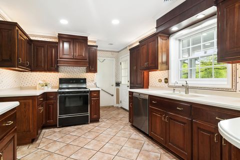 Tiny photo for 552 Cumnock Road, Inverness, IL 60067 (MLS # 12625528)
