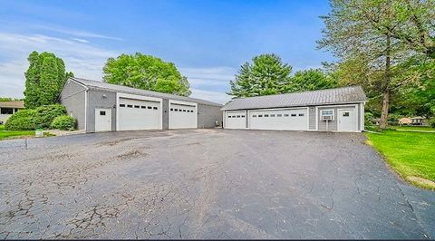 Tiny photo for 2912 Woodlawn Road, Sterling, IL 61081 (MLS # 12503797)