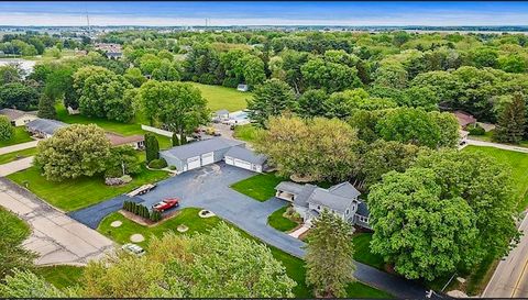 Tiny photo for 2912 Woodlawn Road, Sterling, IL 61081 (MLS # 12503797)