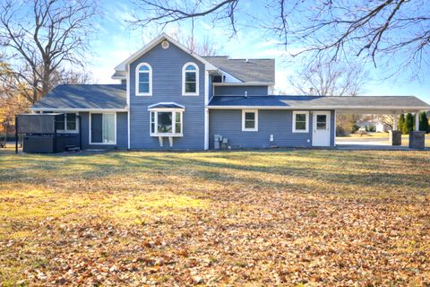 Tiny photo for 2912 Woodlawn Road, Sterling, IL 61081 (MLS # 12503797)