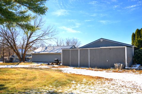 Tiny photo for 2912 Woodlawn Road, Sterling, IL 61081 (MLS # 12503797)