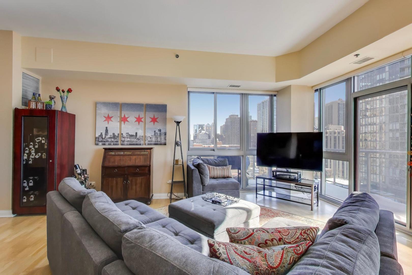 230 W Division Street 1405