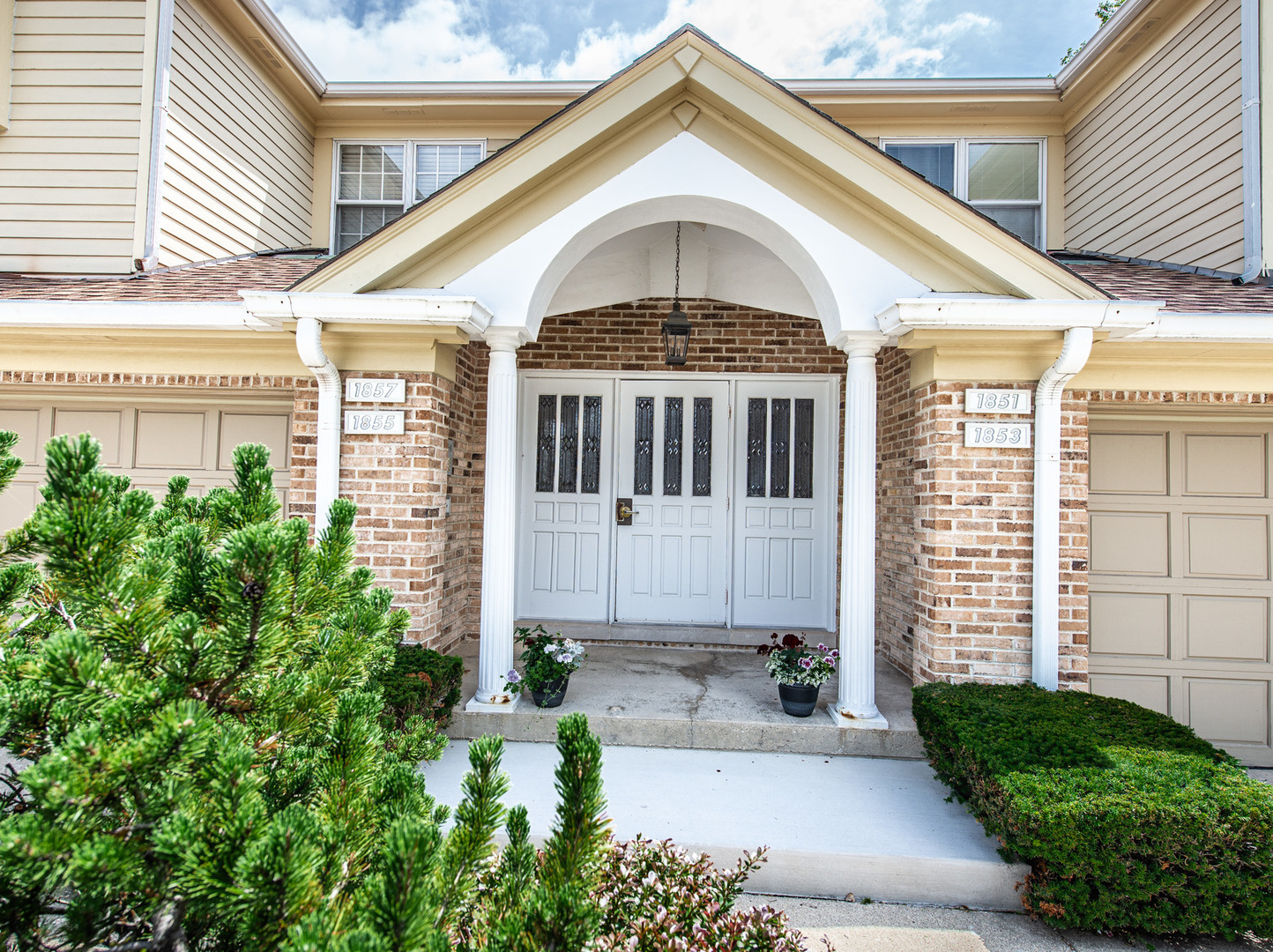 1857 W Ashbury Lane 3-6
