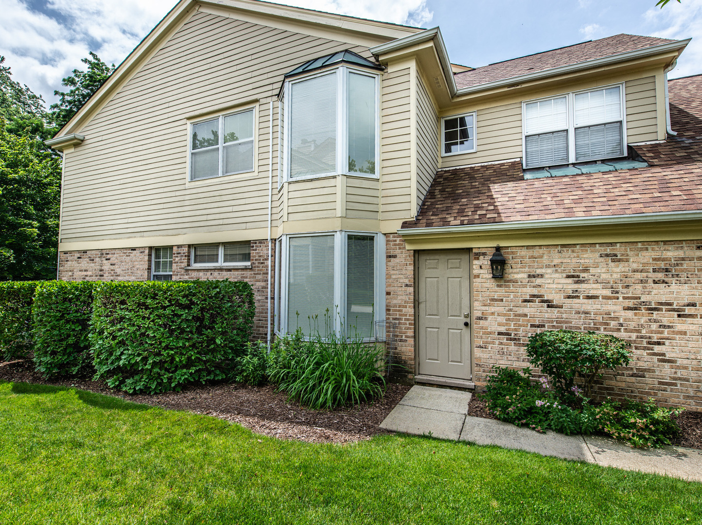1857 W Ashbury Lane 3-6