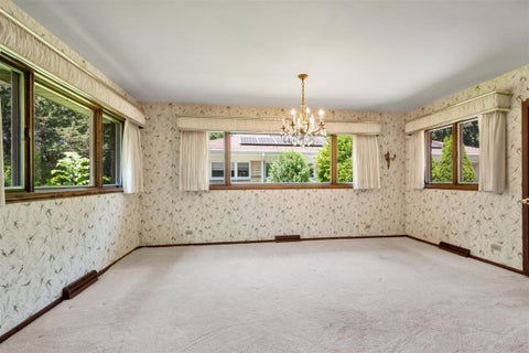 Tiny photo for 6650 N Lightfoot Avenue, Chicago, IL 60646 (MLS # 12678550)