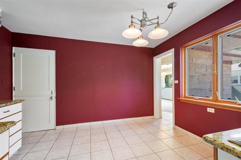 Tiny photo for 6650 N Lightfoot Avenue, Chicago, IL 60646 (MLS # 12678550)