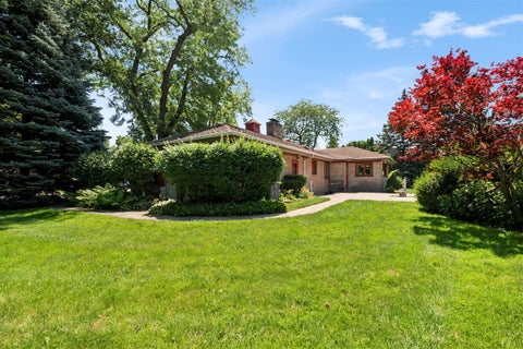 Tiny photo for 6650 N Lightfoot Avenue, Chicago, IL 60646 (MLS # 12678550)