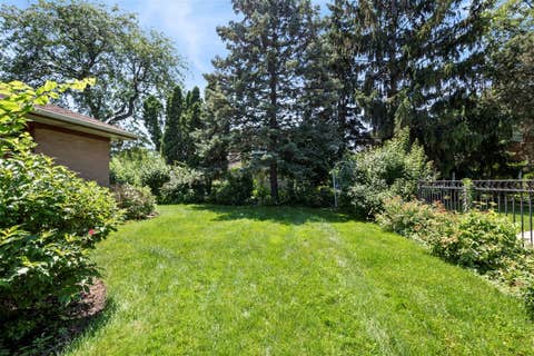 Tiny photo for 6650 N Lightfoot Avenue, Chicago, IL 60646 (MLS # 12678550)