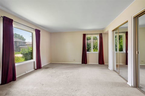 Tiny photo for 6650 N Lightfoot Avenue, Chicago, IL 60646 (MLS # 12678550)