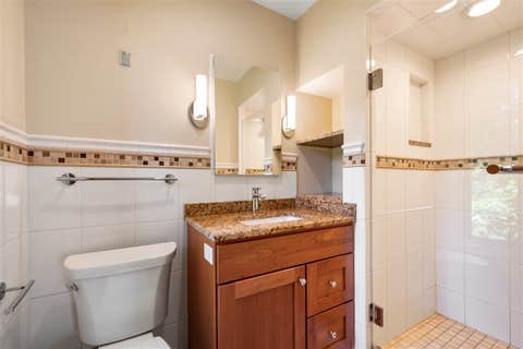 Tiny photo for 6650 N Lightfoot Avenue, Chicago, IL 60646 (MLS # 12678550)