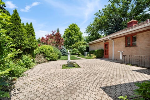 Tiny photo for 6650 N Lightfoot Avenue, Chicago, IL 60646 (MLS # 12678550)