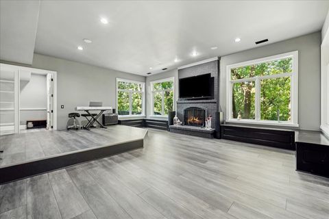 Tiny photo for 47 S Wynstone Drive, North Barrington, IL 60010 (MLS # 12443471)