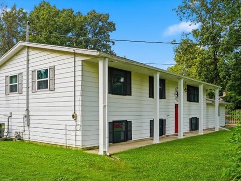 Tiny photo for 1021 Myrtle Avenue, Dixon, IL 61021 (MLS # 12749321)