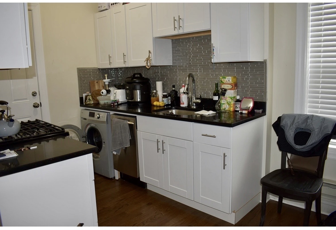 3817 N Greenview Avenue 3W