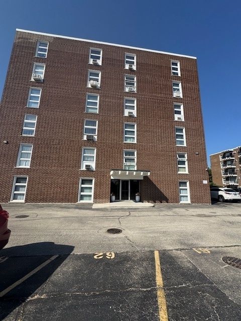 Photo of 7229 W Higgins Avenue #505, Chicago, IL 60656 (MLS # 12486885) Photo of 7229 W Higgins Avenue #505, Chicago, IL 60656 (MLS # 12486885)