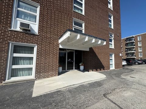 Tiny photo for 7229 W Higgins Avenue #505, Chicago, IL 60656 (MLS # 12486885)