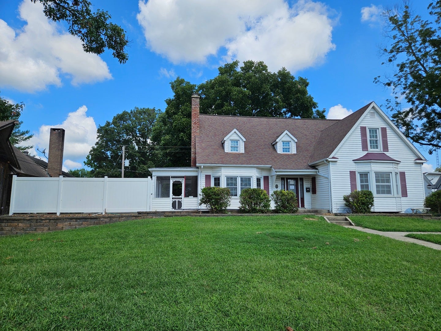 302 W Main Street