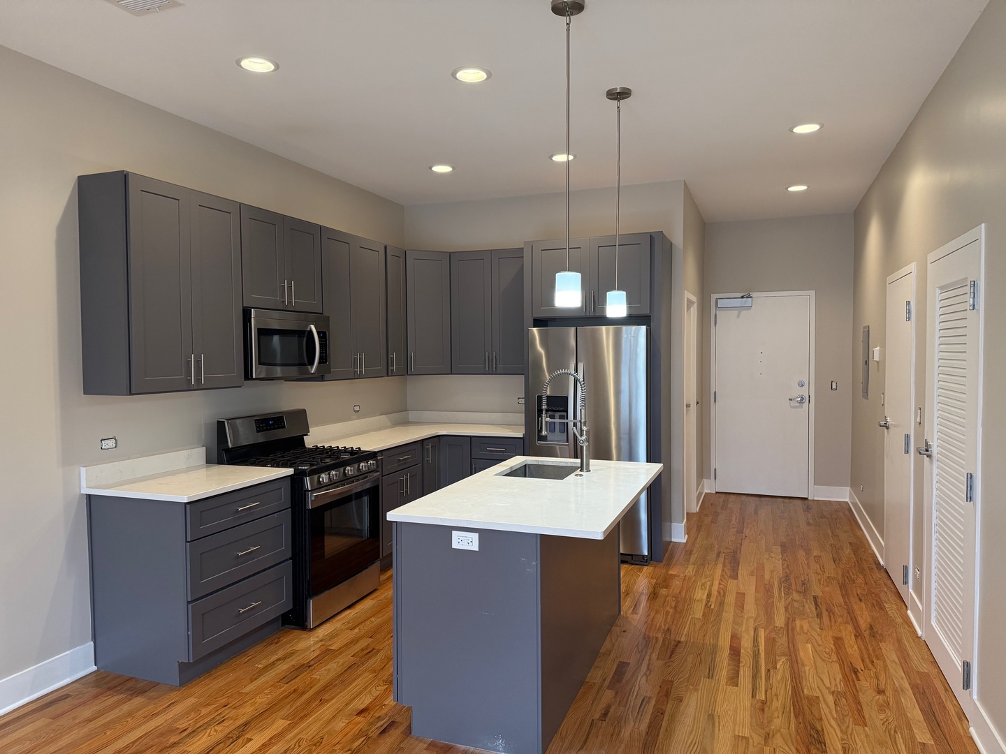 3122 N Broadway Street 305