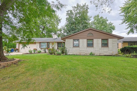 Photo of 1431 Maple Lane, Elgin, IL 60123 (MLS # 12767580)