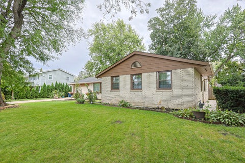 Tiny photo for 1431 Maple Lane, Elgin, IL 60123 (MLS # 12767580)